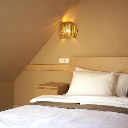 La Riva Отель Шиофок