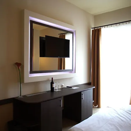 La Riva Hotel