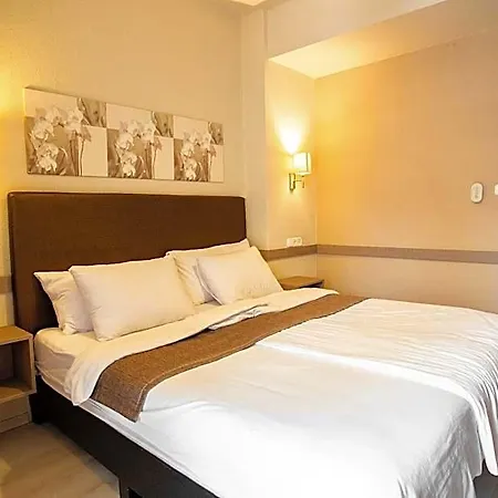La Riva Hotel