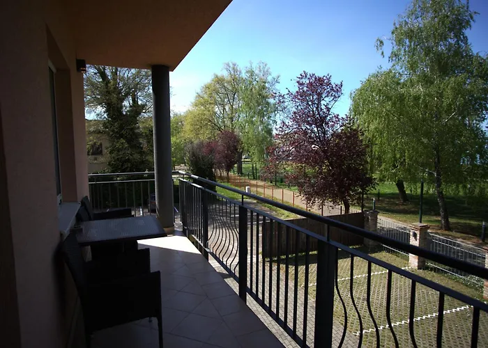 ホテル La Riva 3*